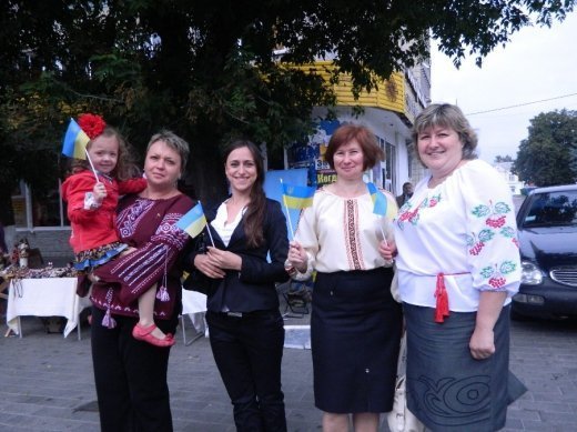 «Молоді регіони» привітали лучан з Днем Державного Прапора України